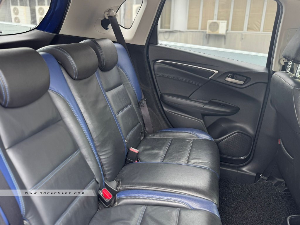 Honda Fit 1.3A G (OPC)