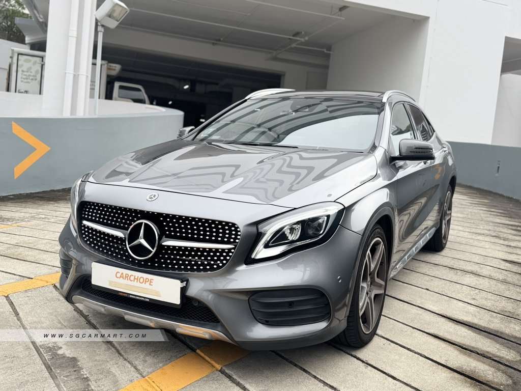 Mercedes-Benz GLA-Class GLA200 AMG Line Sunroof