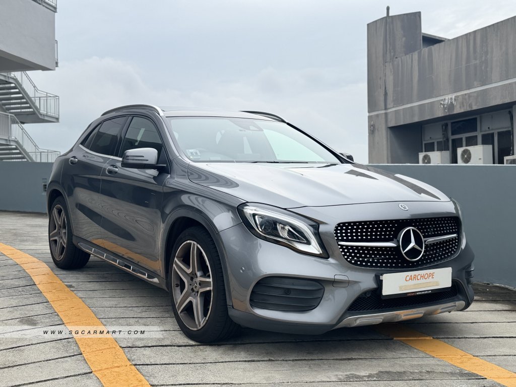 Mercedes-Benz GLA-Class GLA200 AMG Line Sunroof
