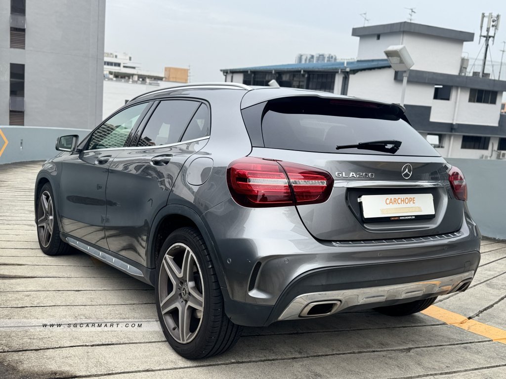 Mercedes-Benz GLA-Class GLA200 AMG Line Sunroof