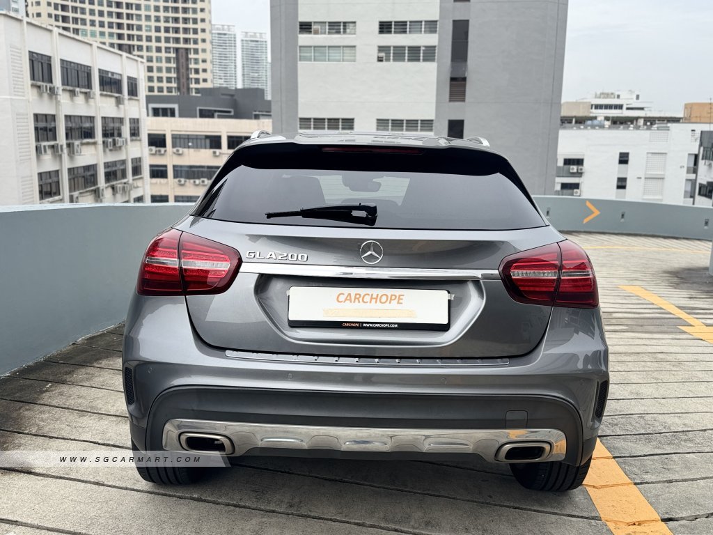 Mercedes-Benz GLA-Class GLA200 AMG Line Sunroof