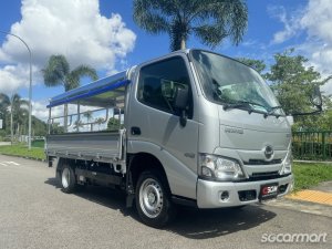 Hino Dutro 2.8M