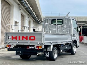 Hino Dutro 2.8M