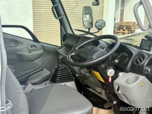 Hino Dutro 2.8M