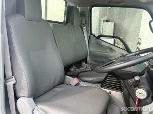 Hino Dutro 2.8M