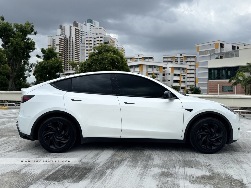Tesla Model Y Electric RWD