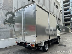 Hino Dutro 2.8M