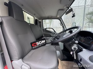 Hino Dutro 2.8M