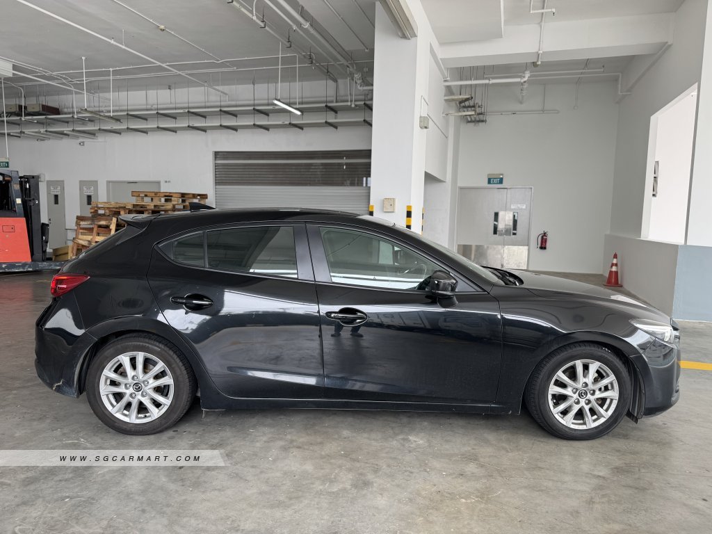 Mazda 3 HB 1.5A Deluxe Sunroof
