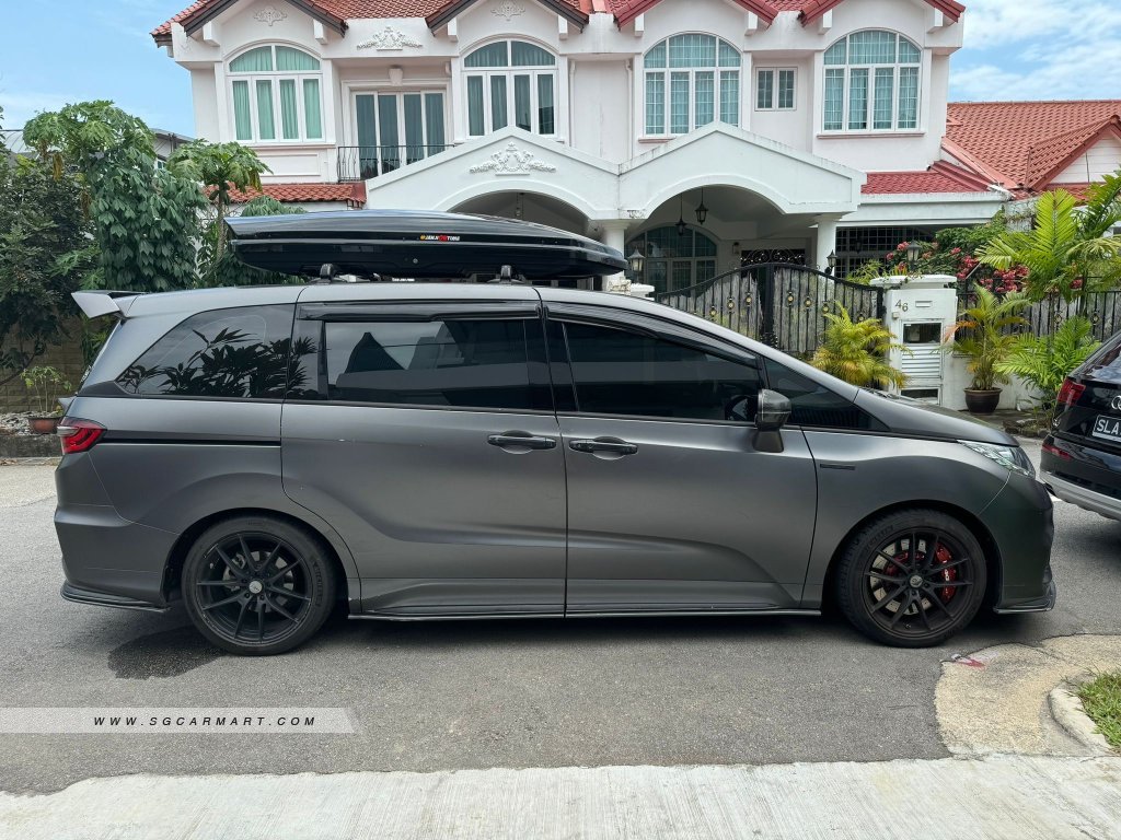 Honda Odyssey Hybrid 2.0A Absolute