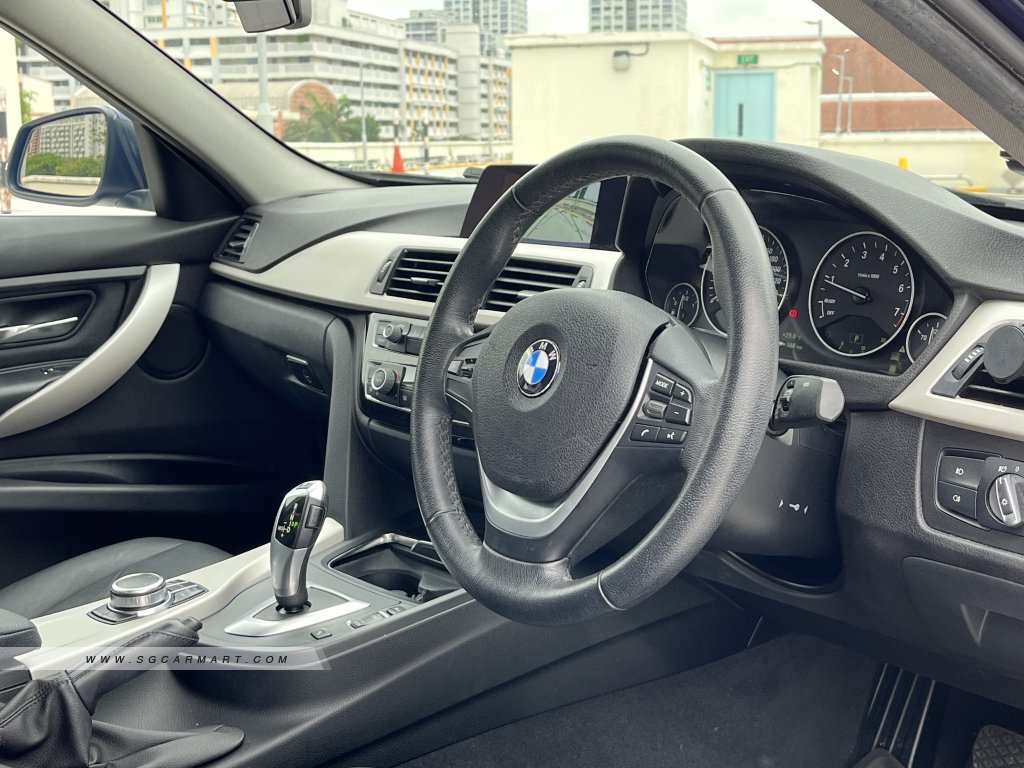 BMW 3 Series 318i