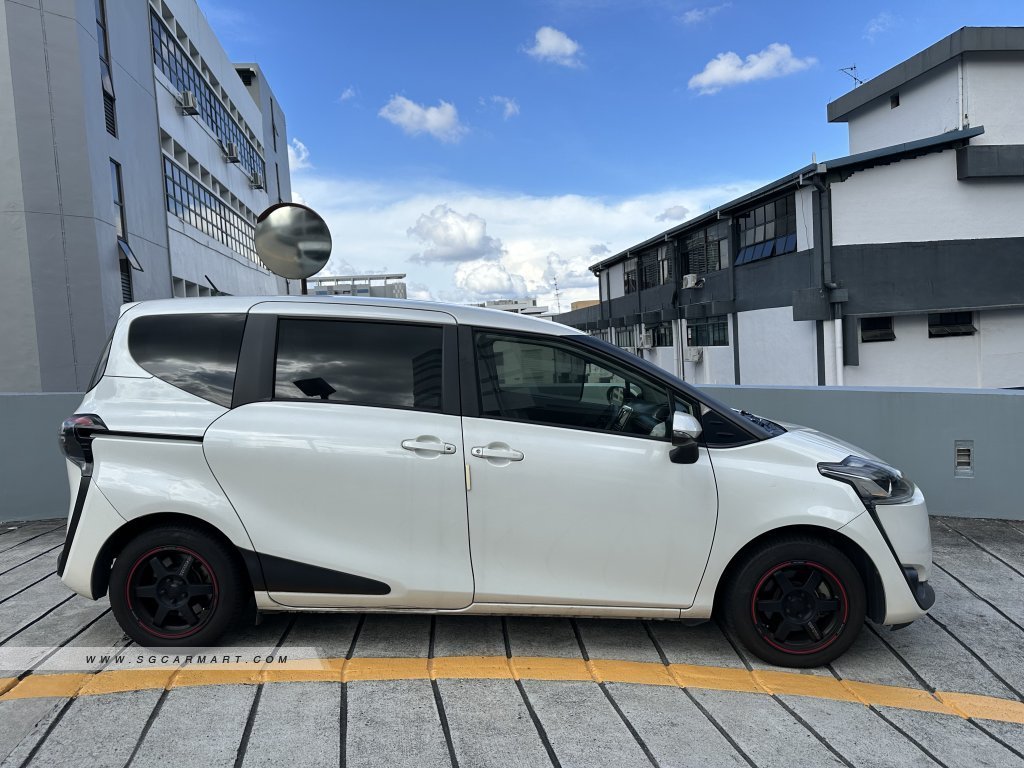 Toyota Sienta 1.5A G