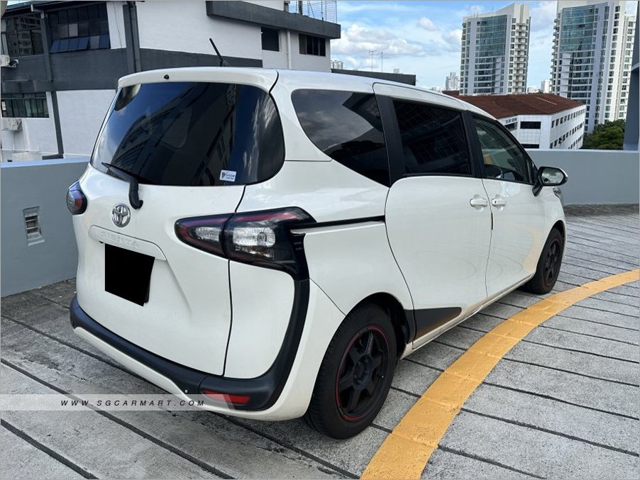 Toyota Sienta 1.5A G
