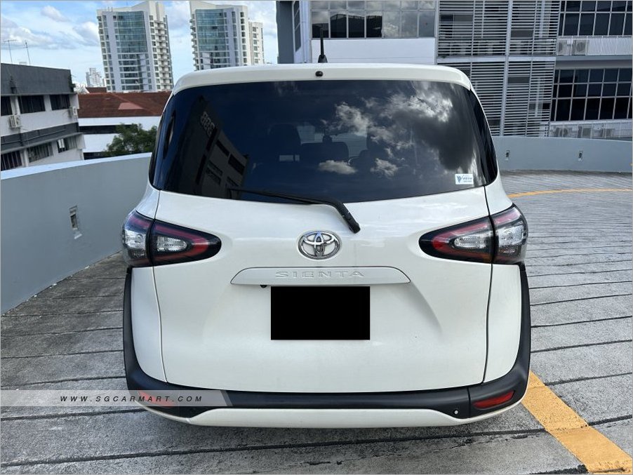 Toyota Sienta 1.5A G