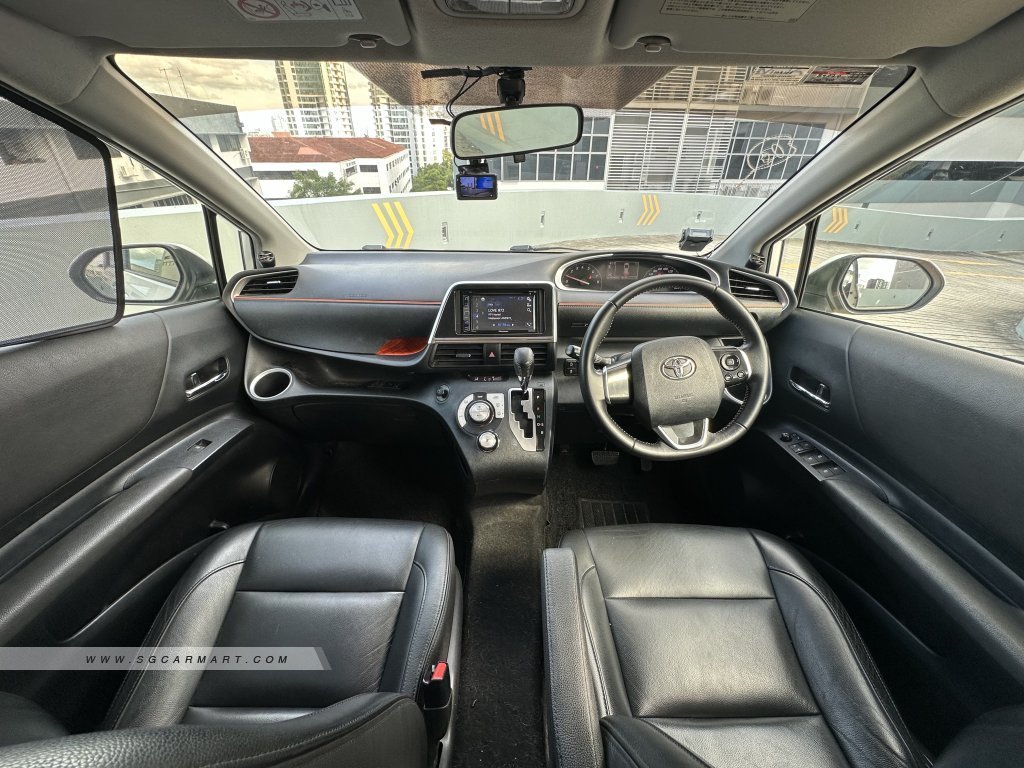 Toyota Sienta 1.5A G
