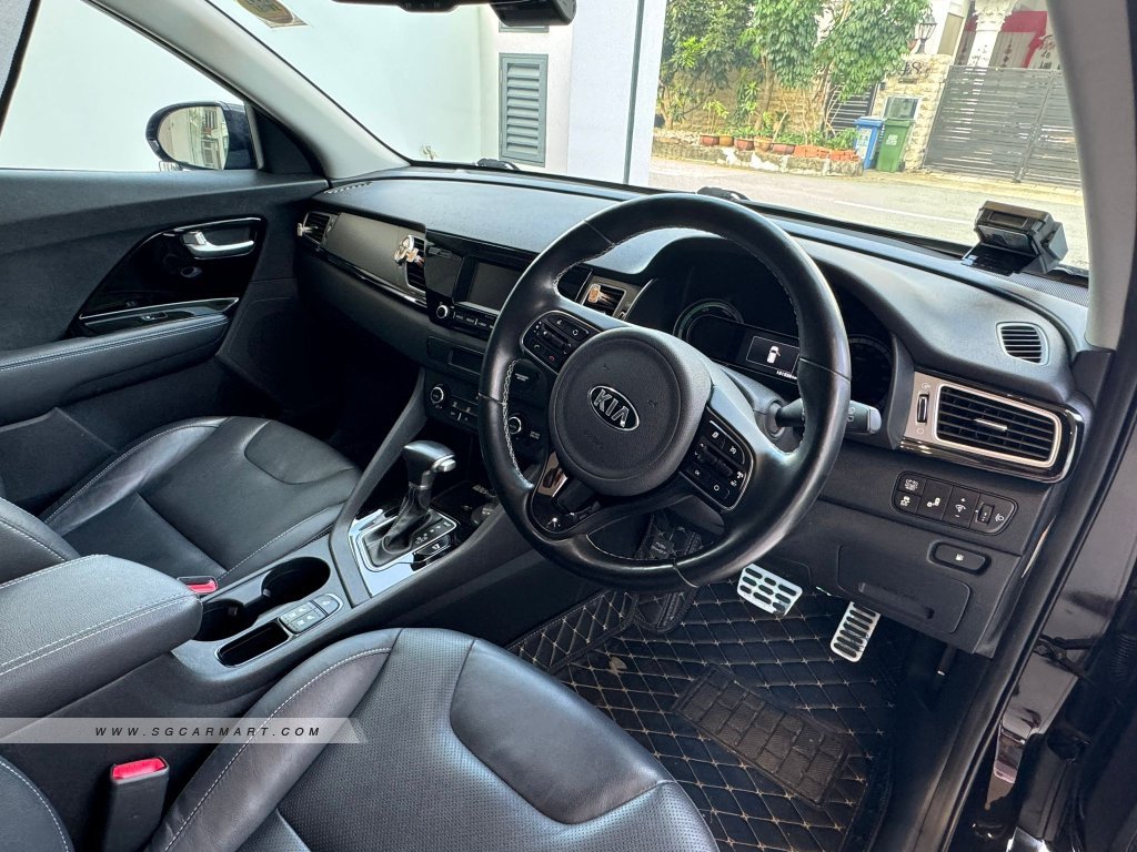 Kia Niro Hybrid 1.6A GDi DCT Sunroof