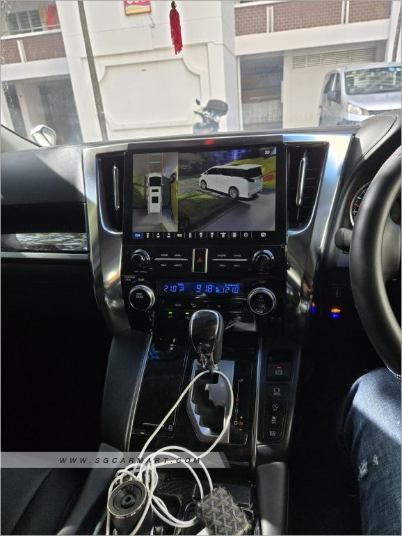 Toyota Alphard 2.5A S Moonroof