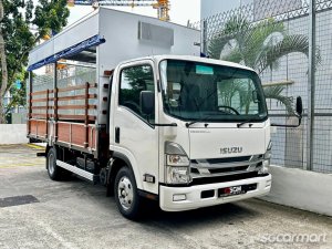 Isuzu NPR85