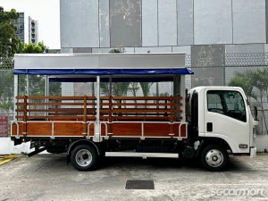 Isuzu NPR85