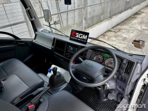 Isuzu NPR85