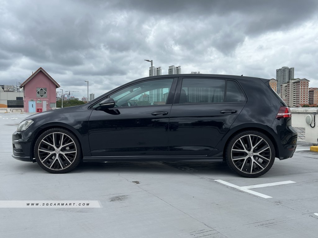 Volkswagen Golf 1.4A TSI R-Line Sunroof