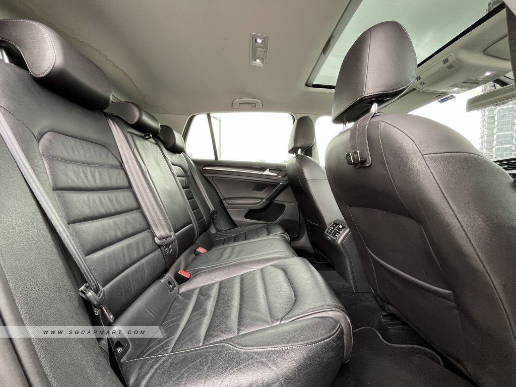 Volkswagen Golf 1.4A TSI R-Line Sunroof