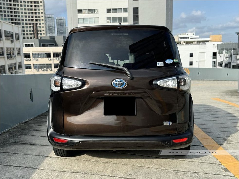 Toyota Sienta Hybrid 1.5A G