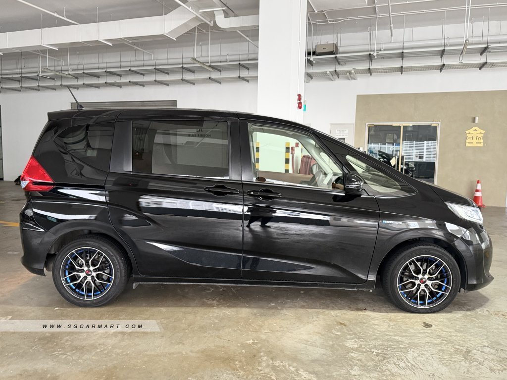 Honda Freed Hybrid 1.5A G