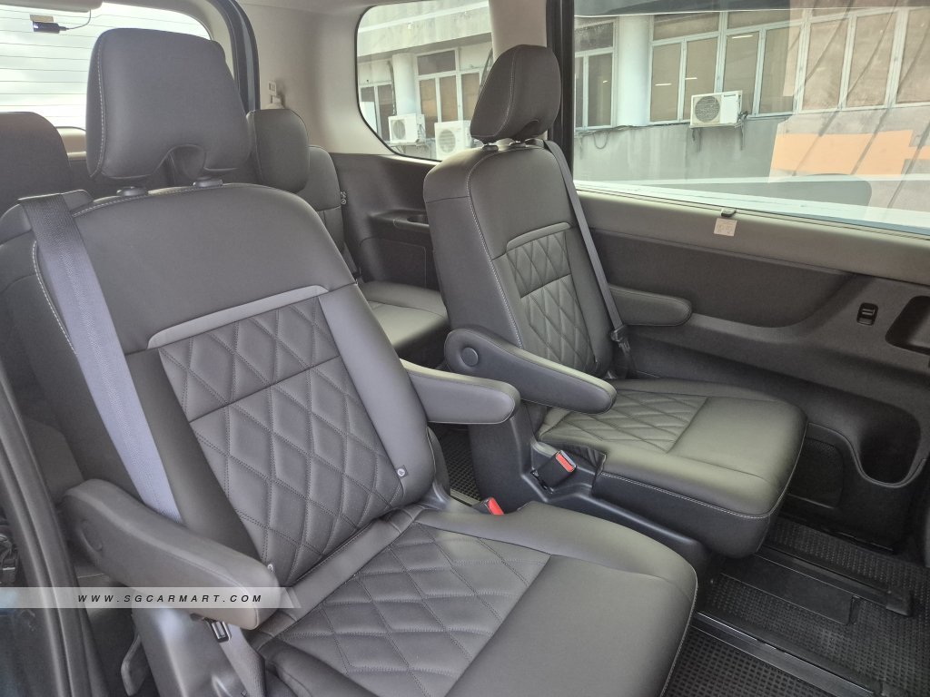 Nissan Serena e-POWER Hybrid 1.4A Highway Star Prestige