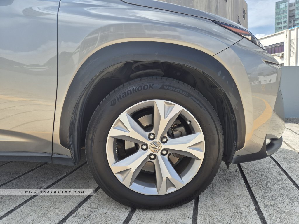 Lexus NX Turbo NX200t Luxury Sunroof