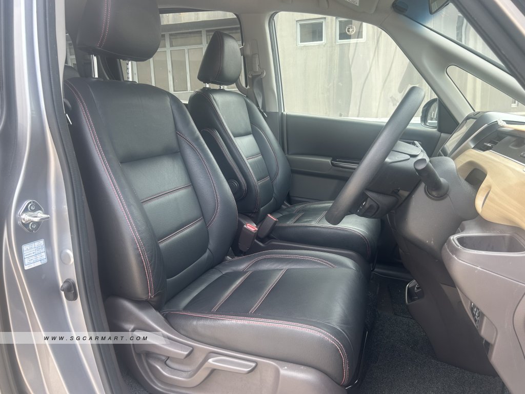Honda Freed Hybrid 1.5A G