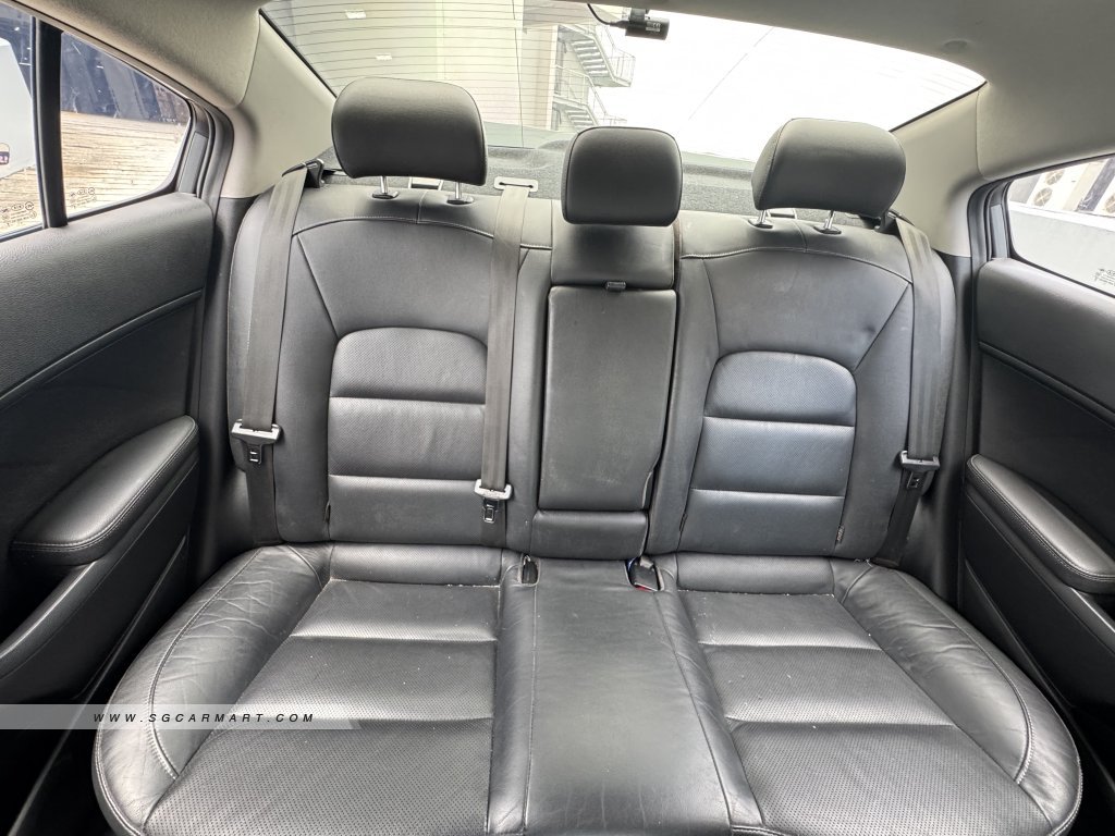 Kia Cerato K3 1.6A Sunroof