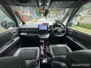 Honda Stepwagon Hybrid Spada 2.0A e-HEV