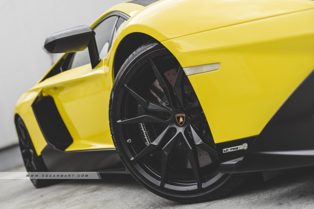 Lamborghini Aventador 2014 photo 4