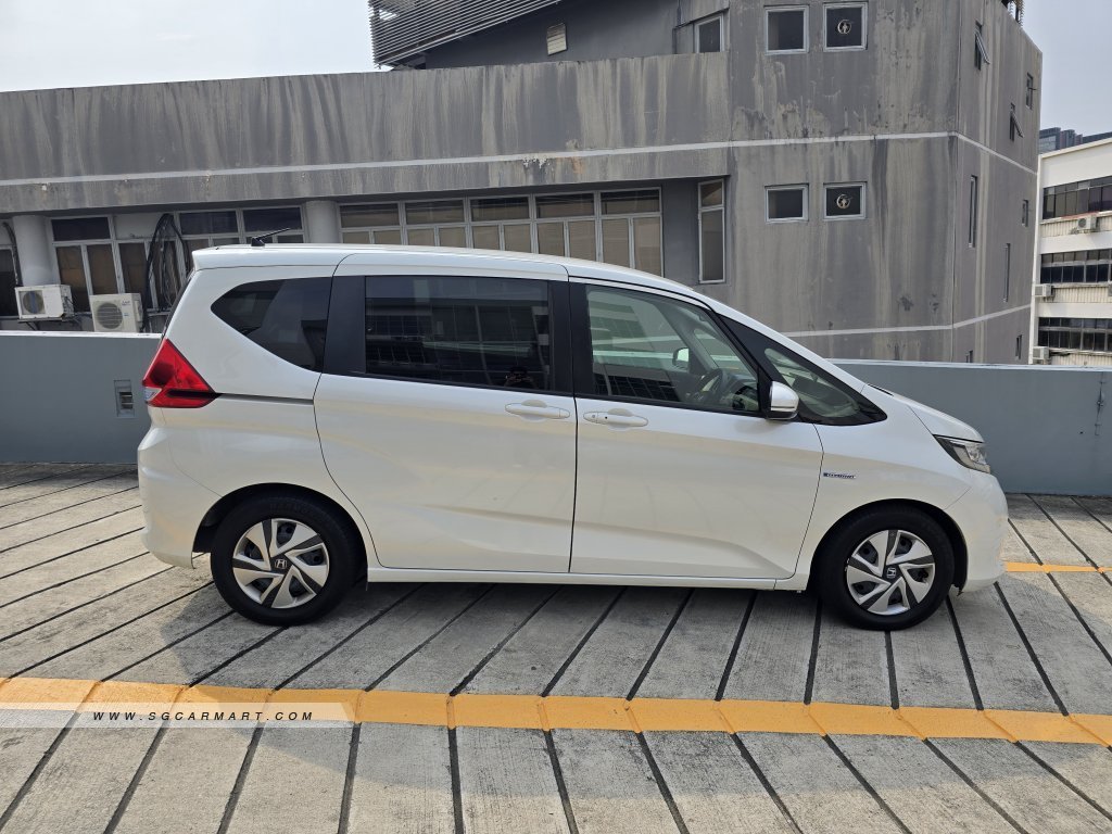 Honda Freed Hybrid 1.5A G