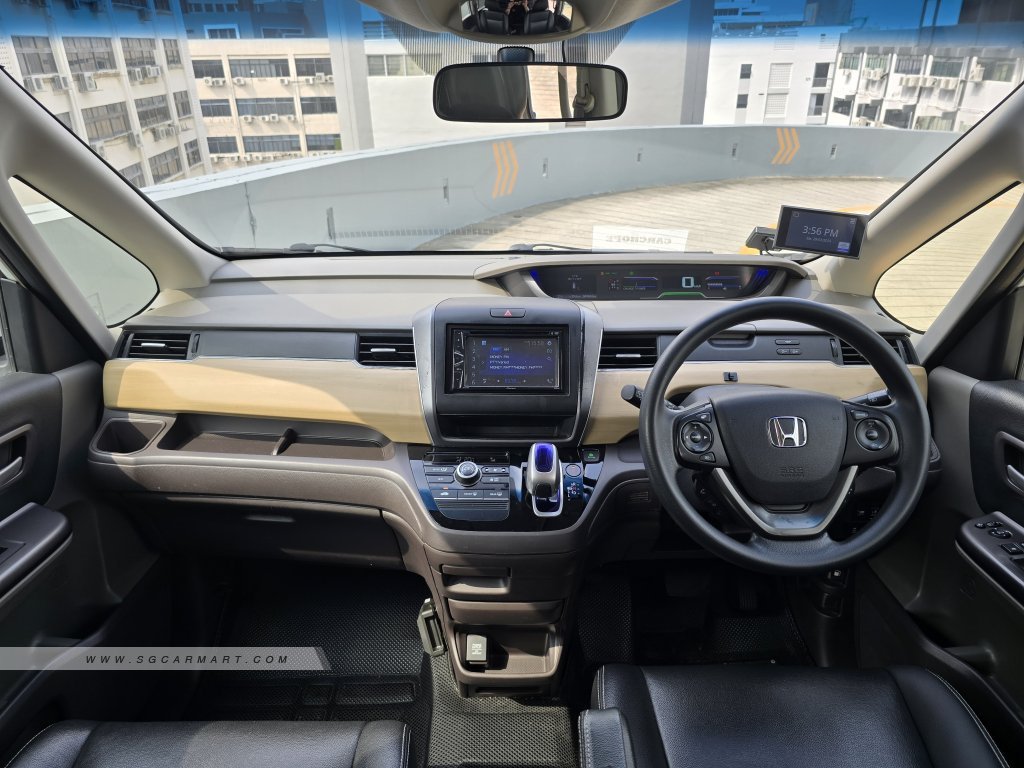 Honda Freed Hybrid 1.5A G