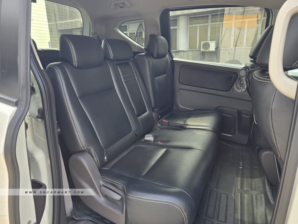 Honda Freed Hybrid 1.5A G