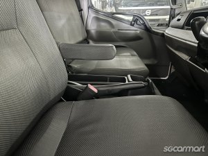 Mitsubishi Fuso Canter FEB21