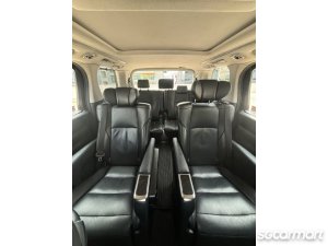 Toyota Vellfire 2.5A Elegance Moonroof