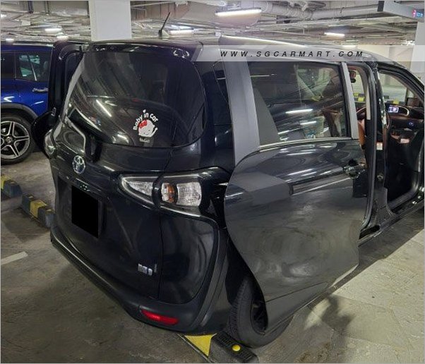 Toyota Sienta Hybrid 1.5A X