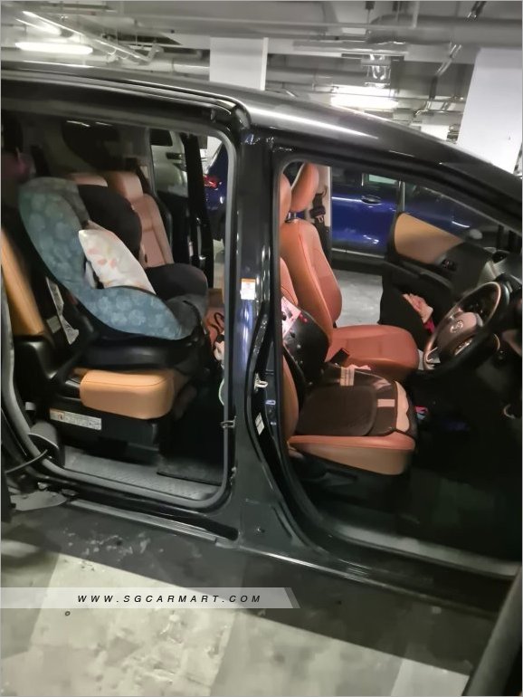 Toyota Sienta Hybrid 1.5A X