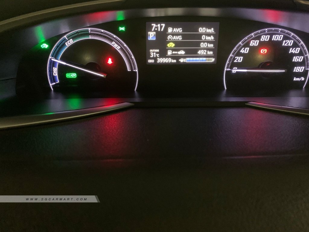 Toyota Sienta Hybrid 1.5A X