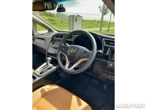 Honda Shuttle 1.5A G Honda Sensing