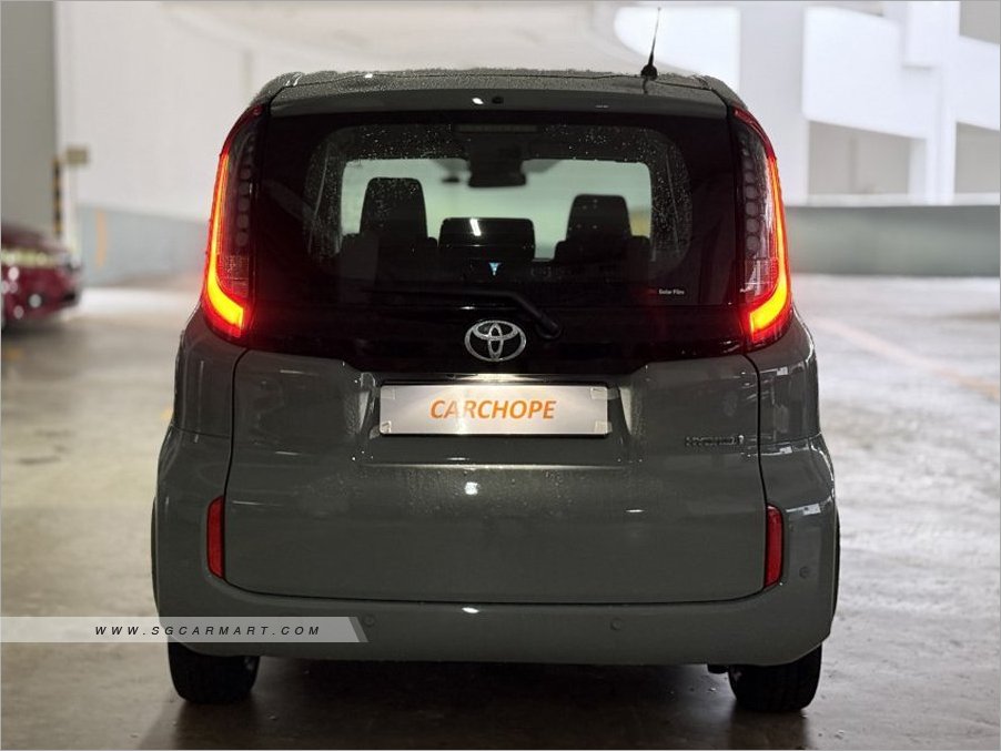 Toyota Sienta Hybrid 1.5A Elegance