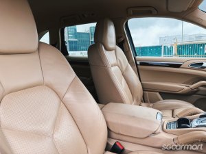 Porsche Cayenne Hybrid S 3.0A (COE till 06/2032)