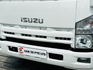 Isuzu NPR75U