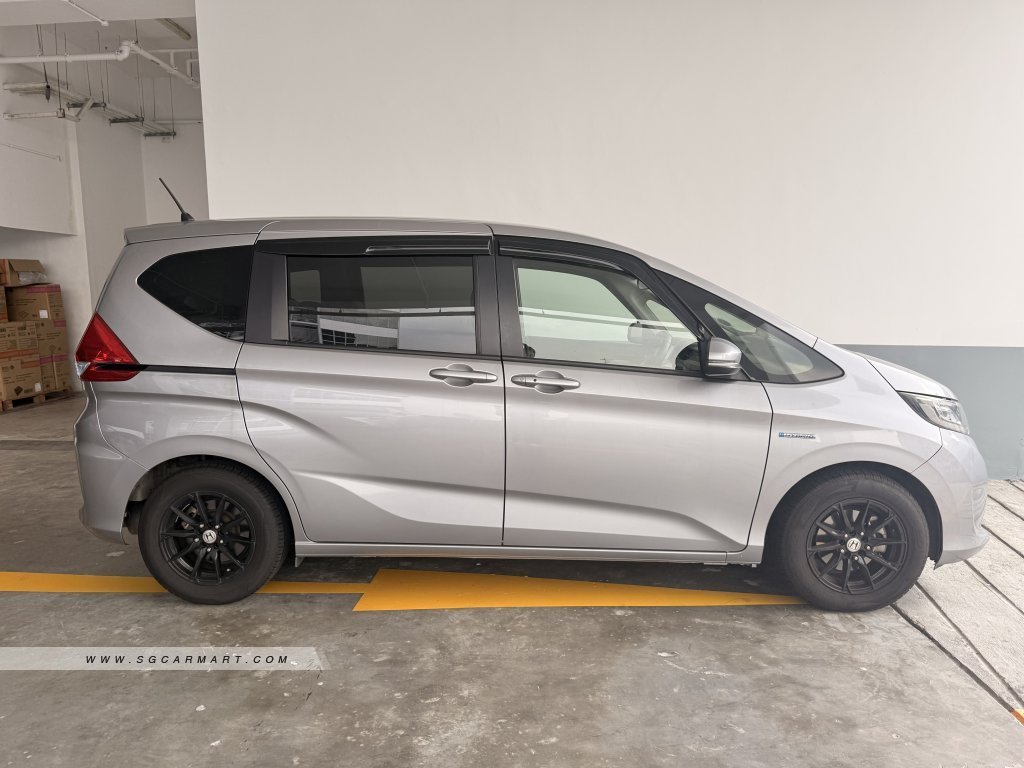 Honda Freed Hybrid 1.5A G