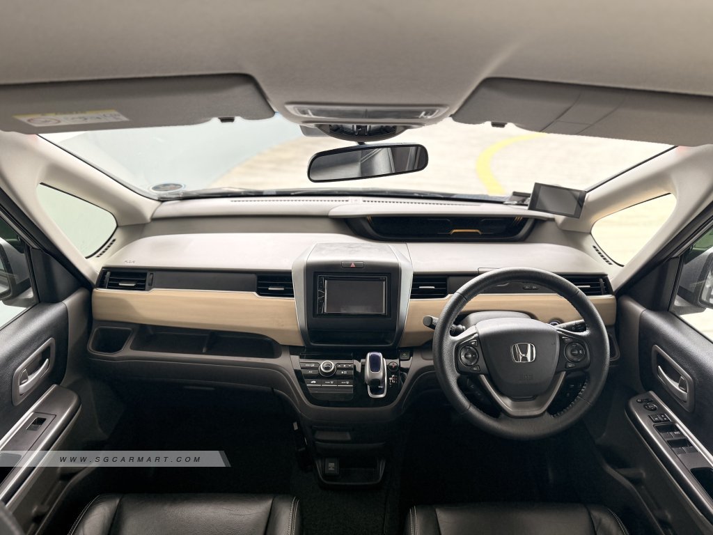 Honda Freed Hybrid 1.5A G