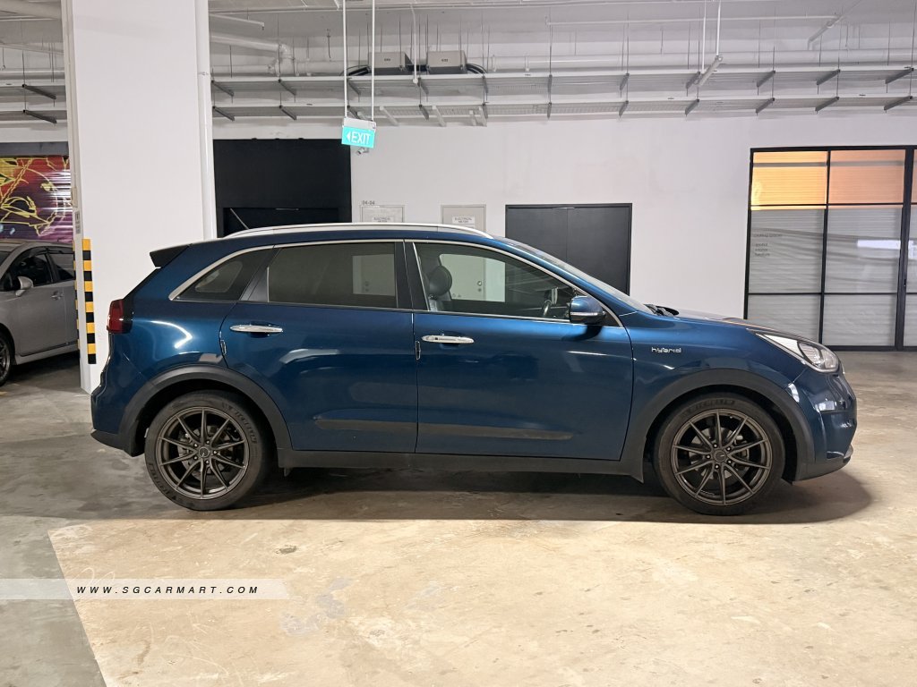 Kia Niro Hybrid 1.6A GDi DCT Sunroof