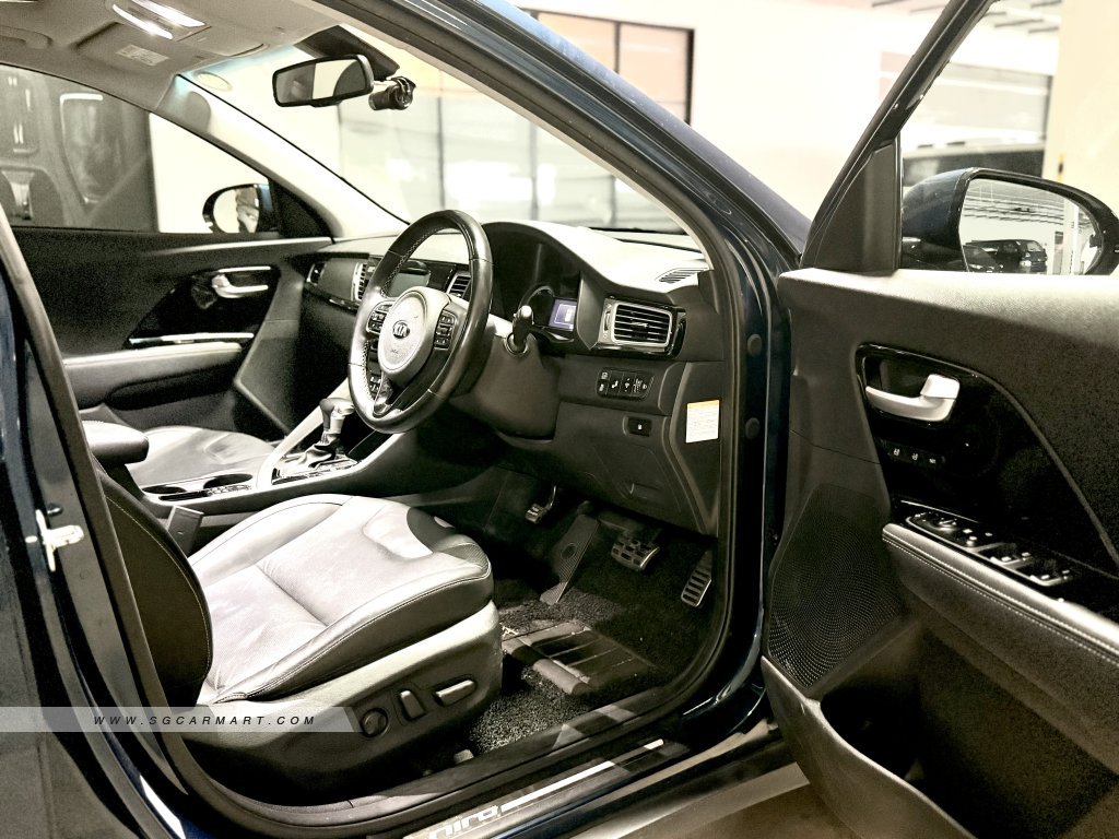 Kia Niro Hybrid 1.6A GDi DCT Sunroof